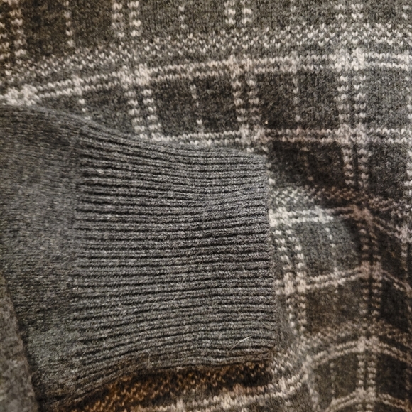 Brooks Brothers Argyle Saxxon Wool Sweaters - Picture 5 of 10